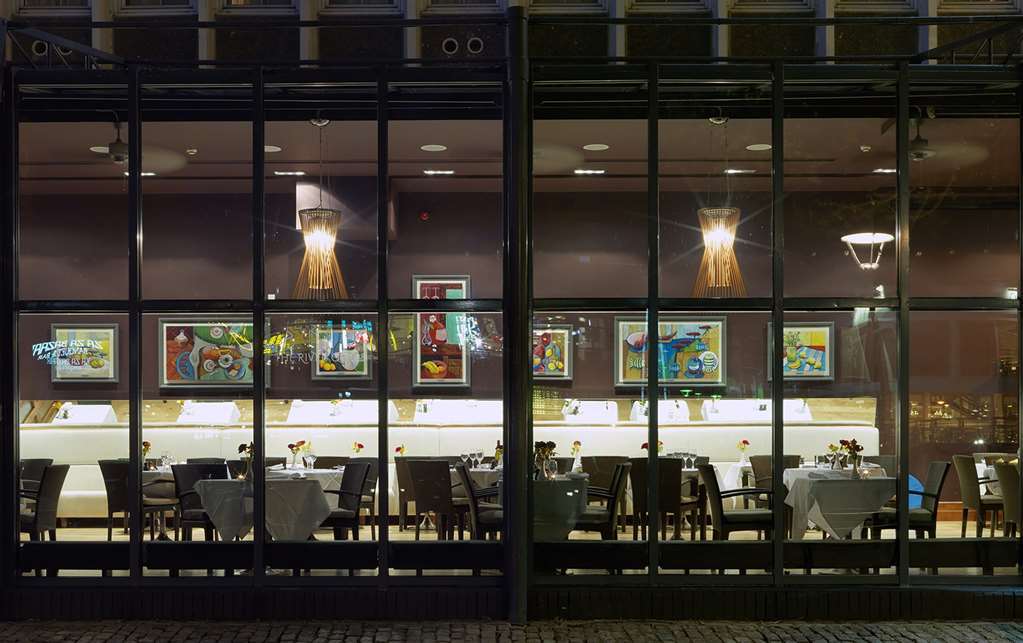 Hotel The 4*